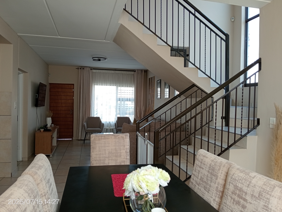 To Let 3 Bedroom Property for Rent in Waterval East North West